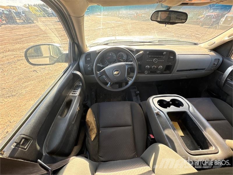 Chevrolet Silverado 1500 LS 4x4 Crew Cab Pickup 其他