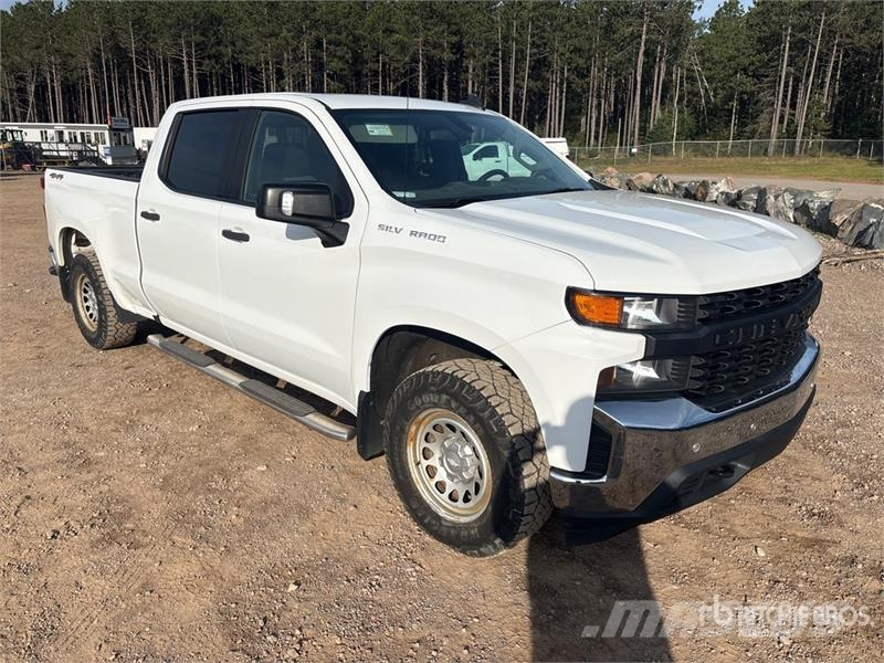 Chevrolet Silverado 1500 4x4 Crew Cab Pickup Otros