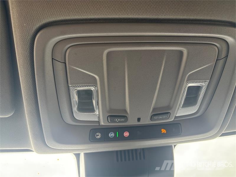 Chevrolet Silverado 1500 4x2 Pickup Outro