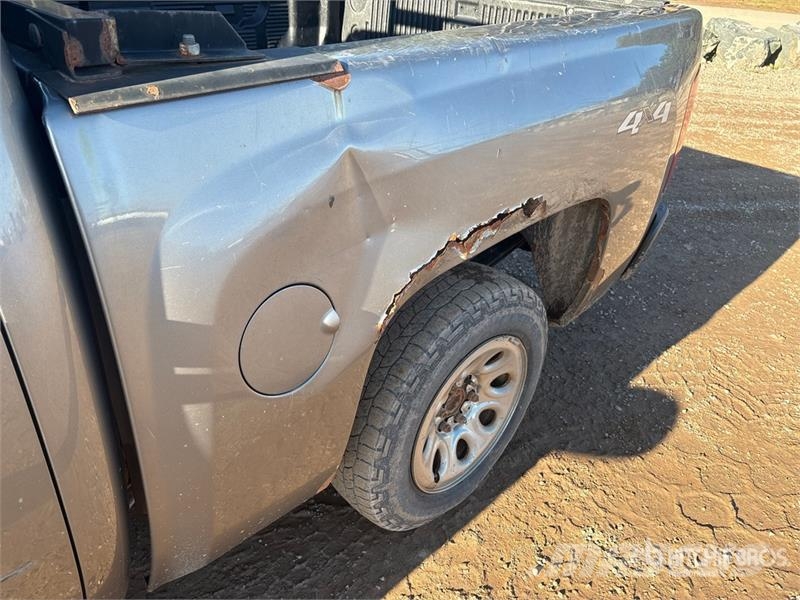 Chevrolet Silverado 1500 LS 4x4 Crew Cab Pickup 其他