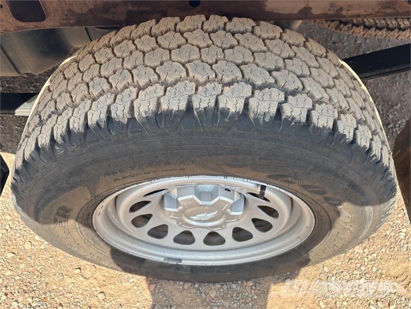 Chevrolet Silverado 1500 4x4 Pickup Outro