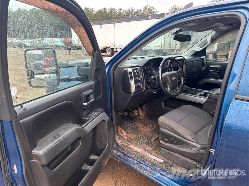 Chevrolet Silverado 1500 LT 4x4 Crew Cab Pickup Ostalo