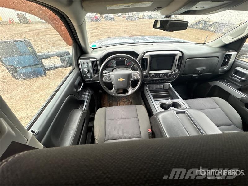 Chevrolet Silverado 1500 LT 4x4 Crew Cab Pickup Ostalo