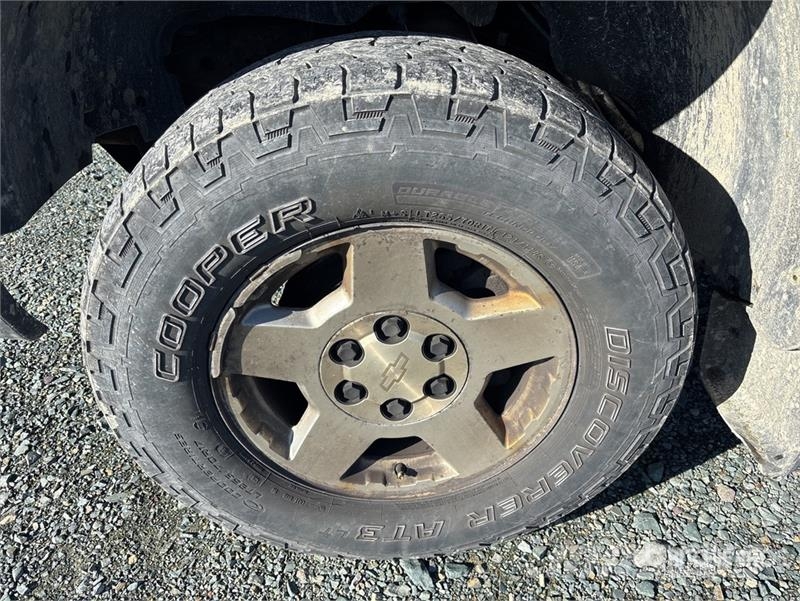Chevrolet Silverado 1500 4x4 Crew Cab Pickup Egyéb