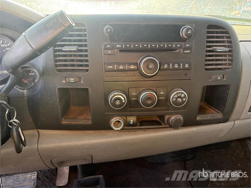 Chevrolet Silverado 1500 LS 4x4 Crew Cab Pickup 其他