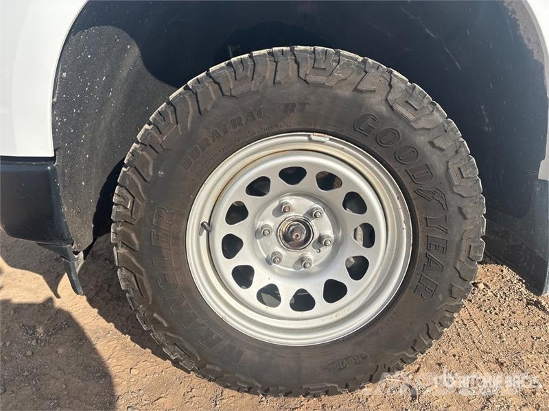 Chevrolet Silverado 1500 4x4 Pickup Outro