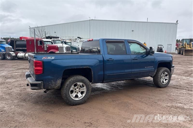 Chevrolet Silverado 1500 LT 4x4 Crew Cab Pickup Ostalo