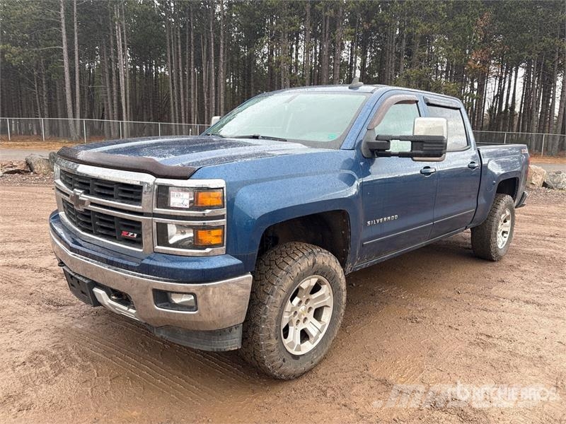 Chevrolet Silverado 1500 LT 4x4 Crew Cab Pickup Ostalo