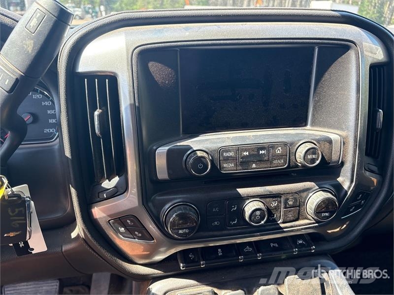 Chevrolet Silverado 1500 Outro