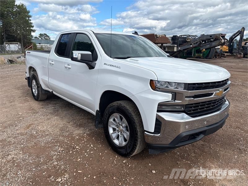 Chevrolet Silverado 1500 LT 4x4 Extended Cab Pickup Otros