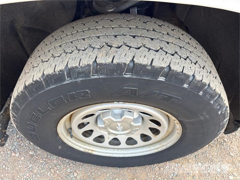 Chevrolet Silverado 1500 4x2 Pickup Outro