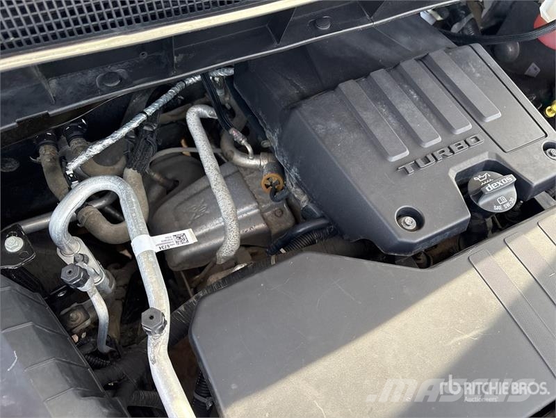 Chevrolet Silverado 1500 4x2 Pickup Outro