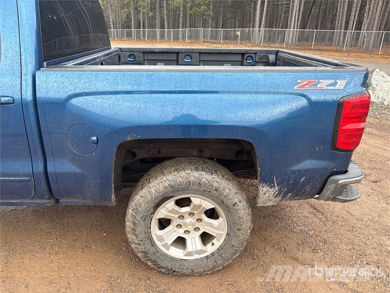 Chevrolet Silverado 1500 LT 4x4 Crew Cab Pickup Ostalo