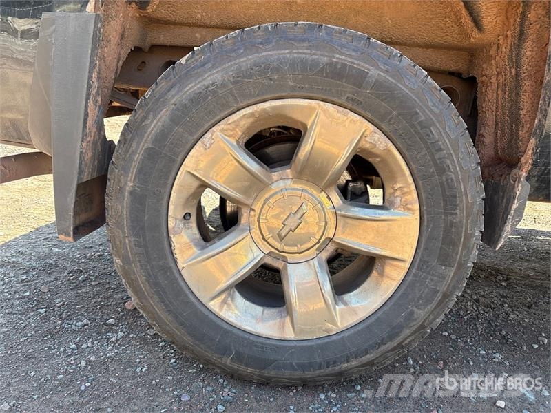 Chevrolet Silverado 1500 Outro