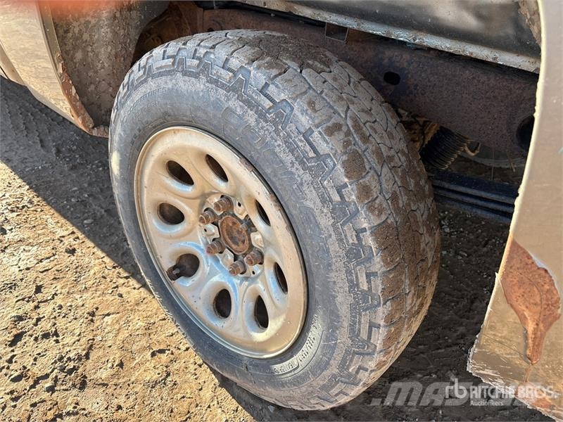 Chevrolet Silverado 1500 LS 4x4 Crew Cab Pickup 其他