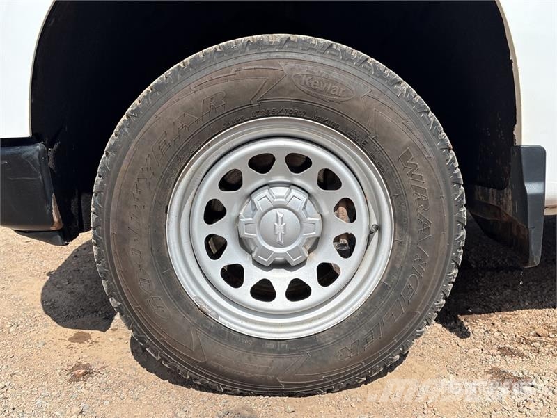 Chevrolet Silverado 1500 4x4 Pickup Outro