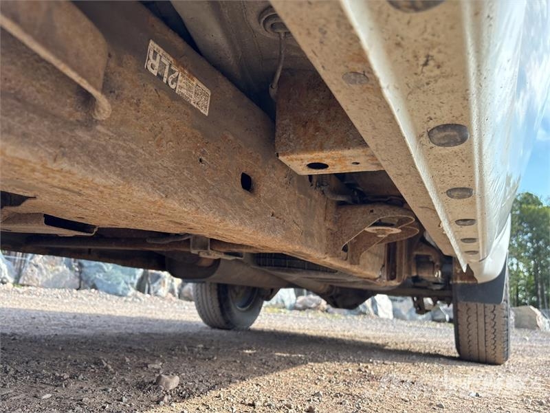 Chevrolet Silverado 1500 4x2 Pickup Outro