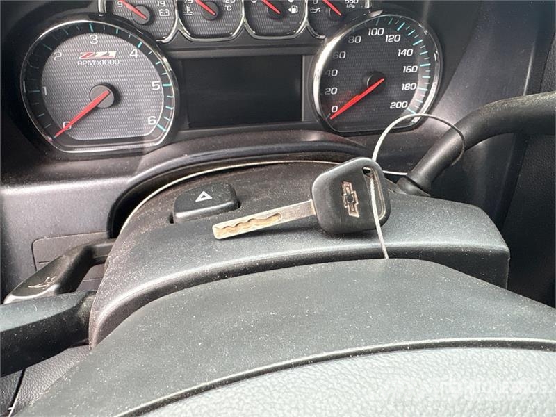 Chevrolet Silverado 1500 LT 4x4 Crew Cab Pickup Ostalo