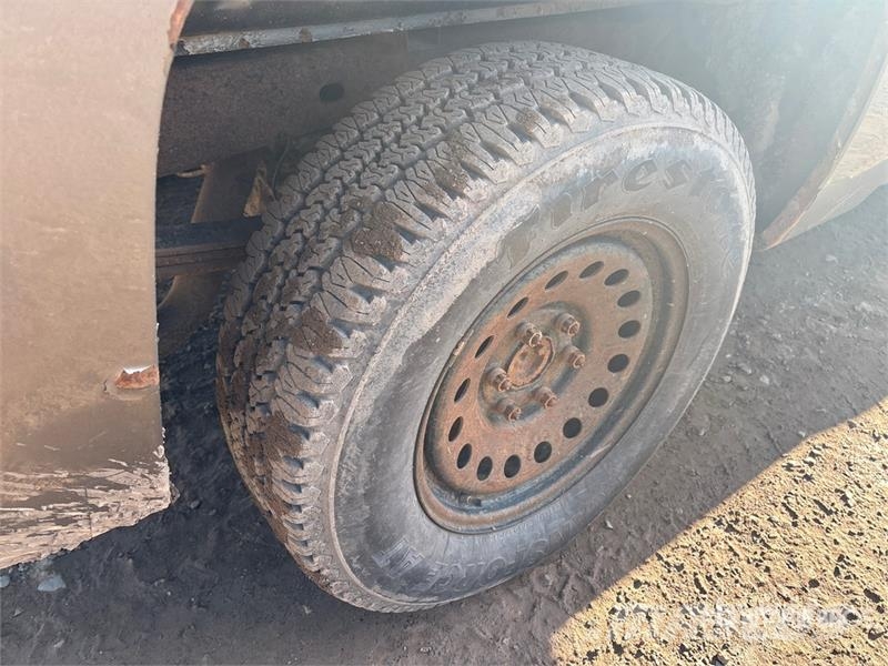 Chevrolet Silverado 1500 LS 4x4 Crew Cab Pickup 其他