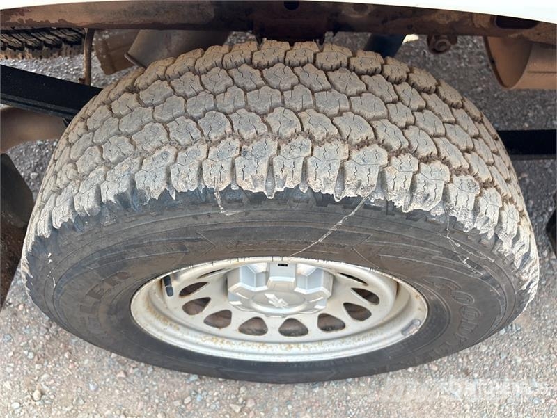 Chevrolet Silverado 1500 4x4 Pickup Outro