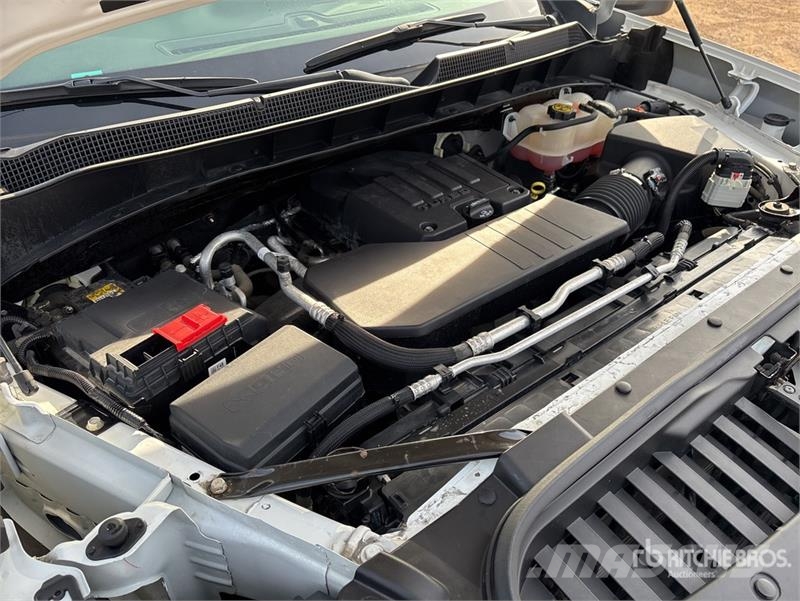 Chevrolet Silverado 1500 4x2 Pickup Outro