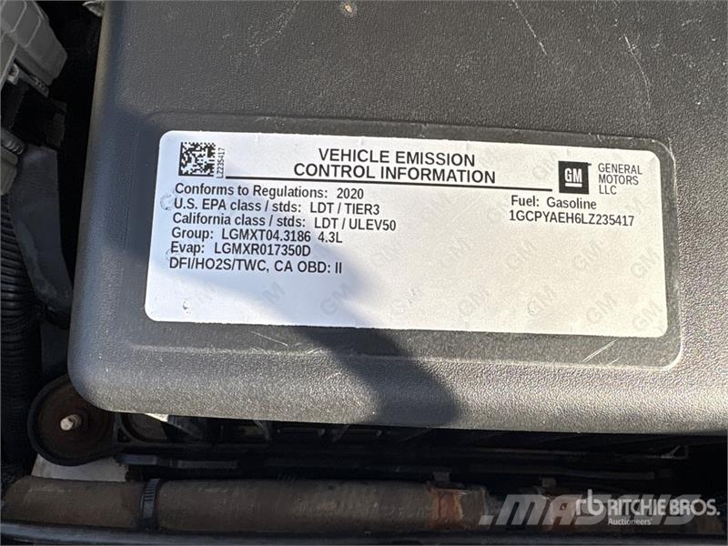 Chevrolet Silverado 1500 4x4 Crew Cab Pickup Outro