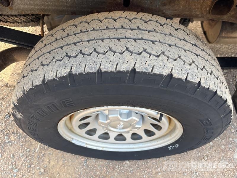 Chevrolet Silverado 1500 4x2 Pickup Outro