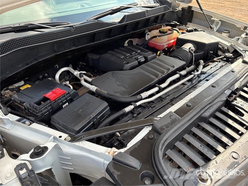 Chevrolet Silverado 1500 4x4 Pickup Outro