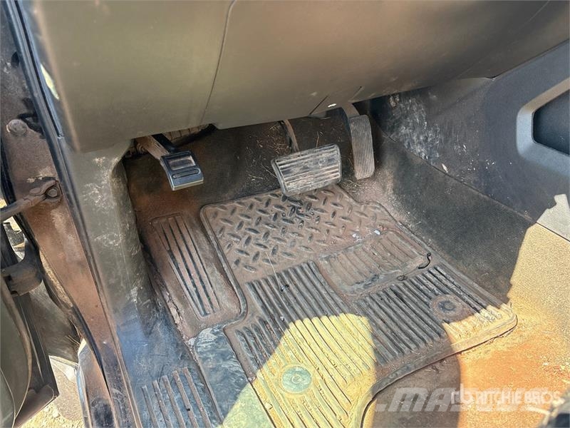 Chevrolet Silverado 1500 Outro