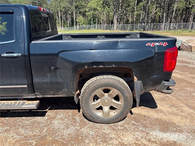Chevrolet Silverado 1500 Outro