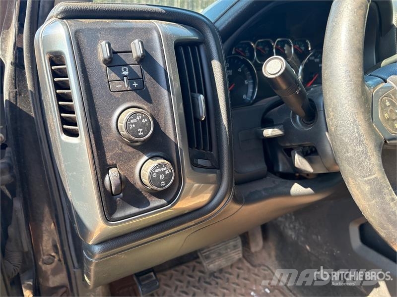 Chevrolet Silverado 1500 Outro