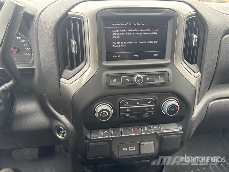 Chevrolet Silverado 1500 4x2 Pickup Outro