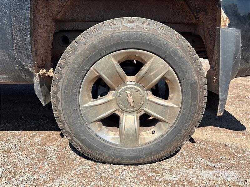 Chevrolet Silverado 1500 Outro