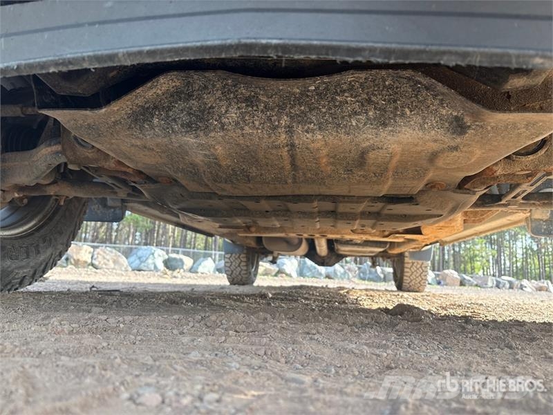 Chevrolet Silverado 1500 4x4 Pickup Outro