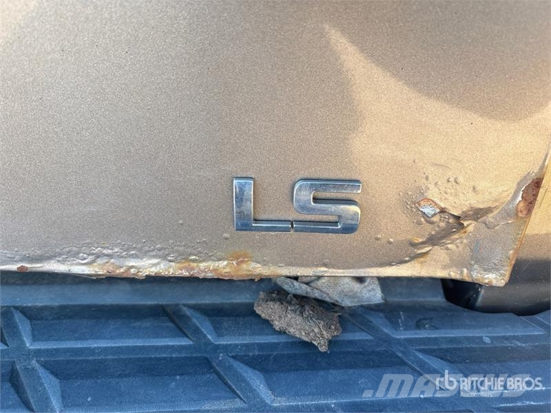 Chevrolet Silverado 1500 LS 4x4 Crew Cab Pickup 其他