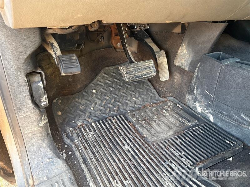 Chevrolet Silverado 1500 LS 4x4 Crew Cab Pickup 其他