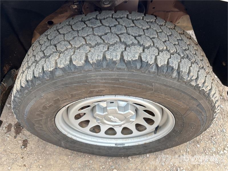 Chevrolet Silverado 1500 4x4 Pickup Outro