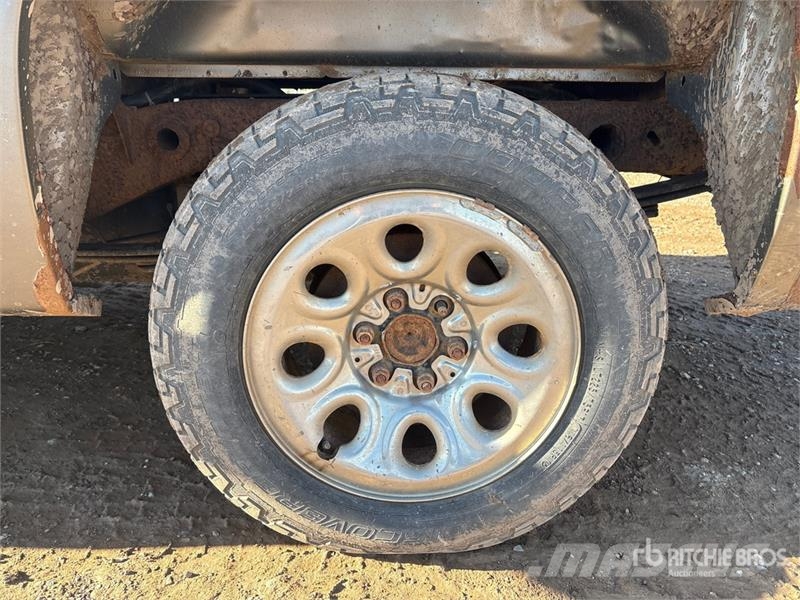 Chevrolet Silverado 1500 LS 4x4 Crew Cab Pickup 其他