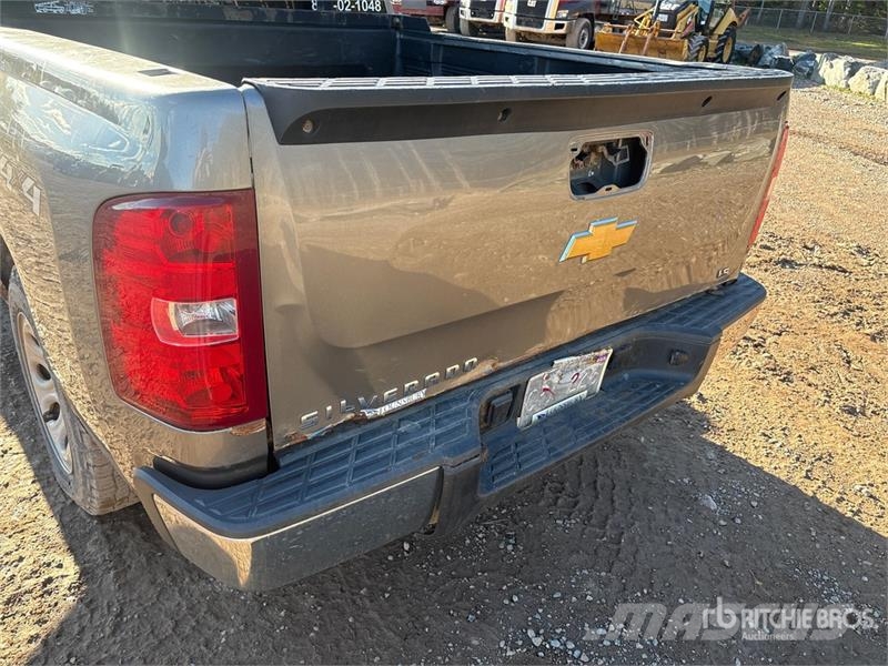 Chevrolet Silverado 1500 LS 4x4 Crew Cab Pickup 其他