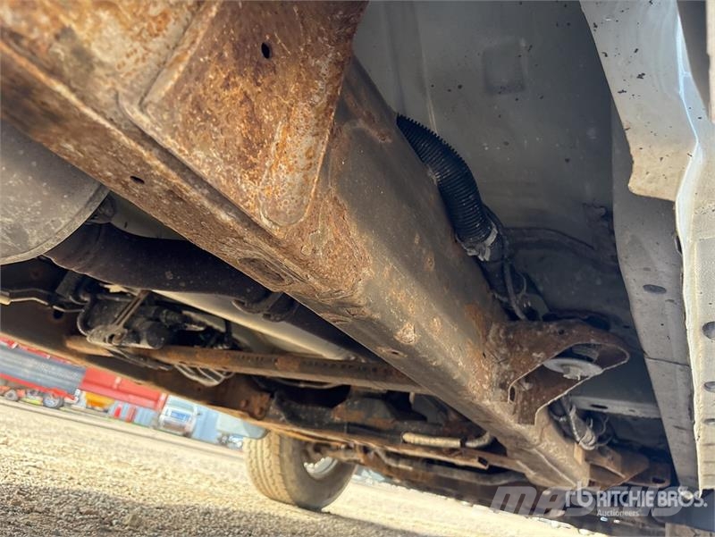 Chevrolet Silverado 1500 4x2 Pickup Outro