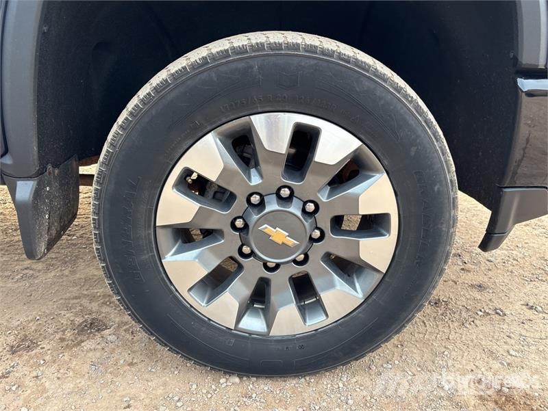Chevrolet Silverado 2500 HD 4x4 Crew Cab Pickup Otras furgonetas