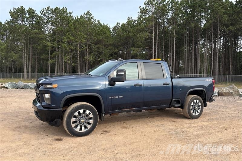 Chevrolet Silverado 2500 HD 4x4 Crew Cab Pickup Otras furgonetas