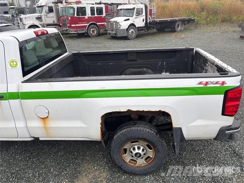 Chevrolet Silverado 2500 HD 4x4 Pickup 其他