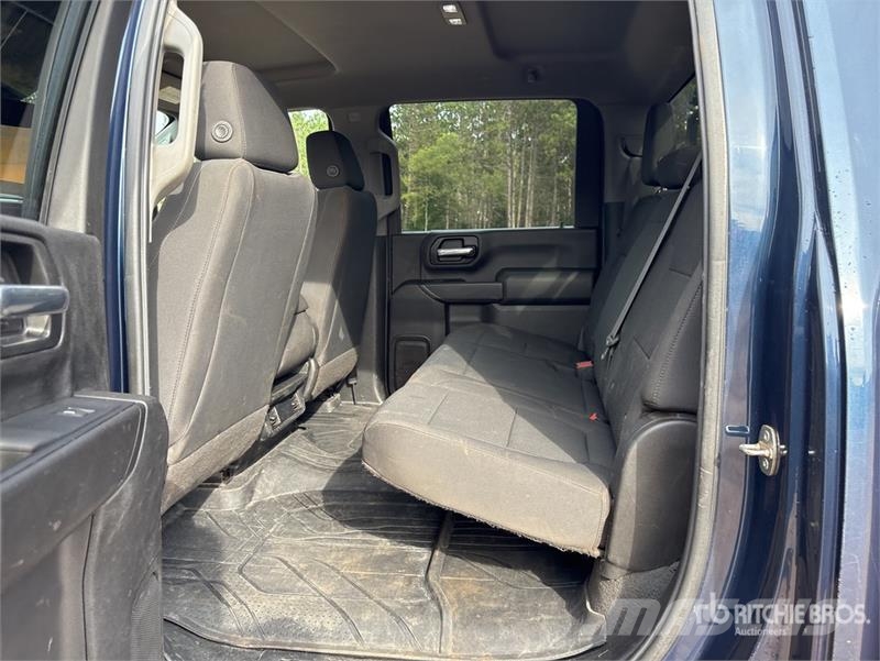 Chevrolet Silverado 2500 HD 4x4 Crew Cab Pickup Otras furgonetas