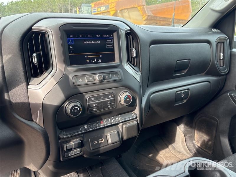 Chevrolet Silverado 2500 HD 4x4 Crew Cab Pickup Otras furgonetas