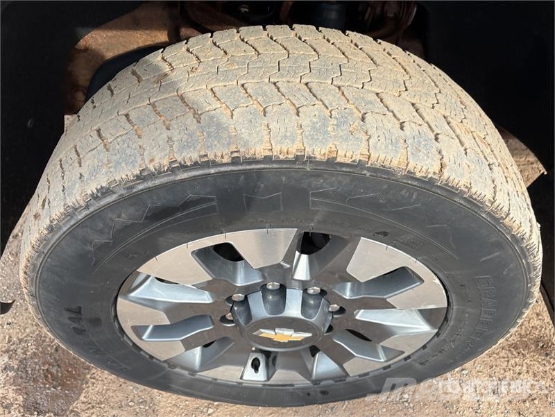 Chevrolet Silverado 2500 HD 4x4 Crew Cab Pickup Otras furgonetas