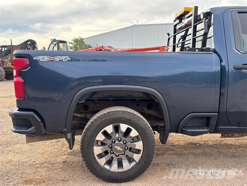 Chevrolet Silverado 2500 HD 4x4 Crew Cab Pickup Otras furgonetas