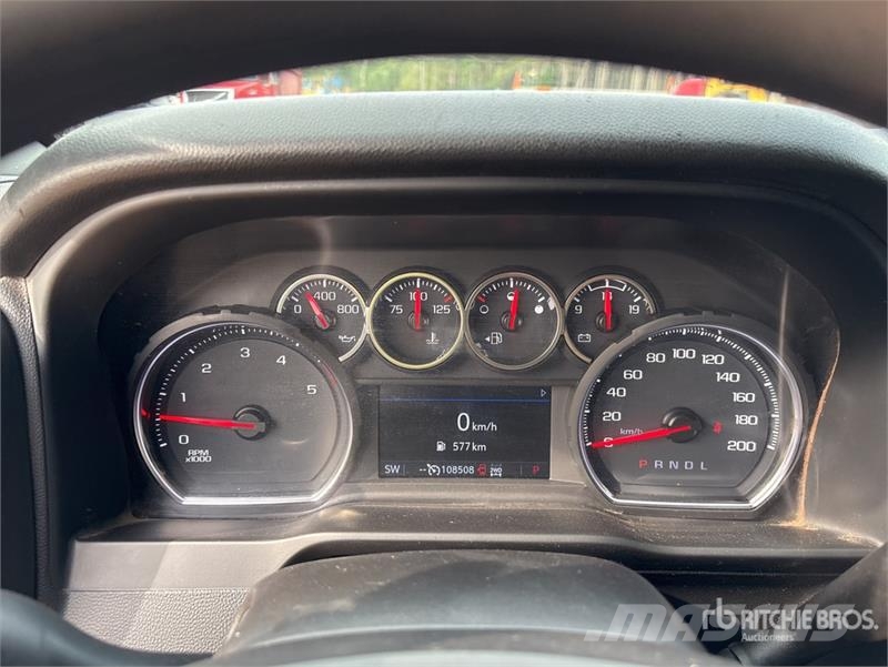 Chevrolet Silverado 2500 HD 4x4 Crew Cab Pickup Otras furgonetas