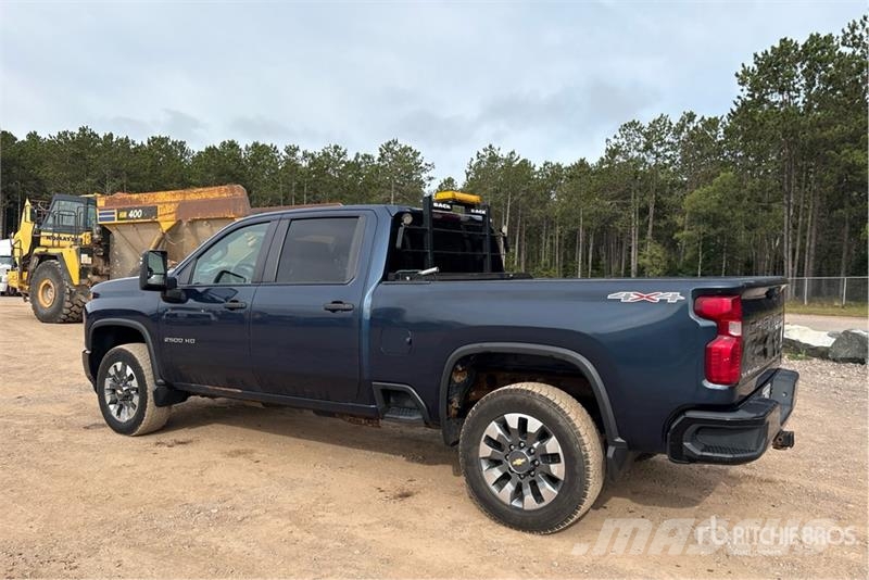 Chevrolet Silverado 2500 HD 4x4 Crew Cab Pickup Otras furgonetas