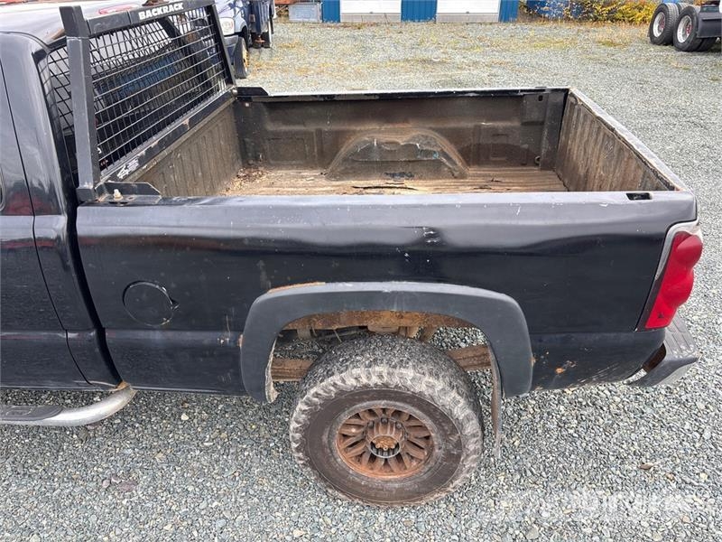 Chevrolet Silverado 2500 4x4 Extended Cab Pickup Ostalo